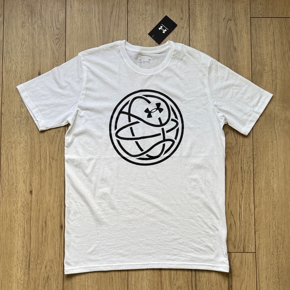 Under Armour Basketball Loose Fit White Black T-Shirt Men’s Medium Sports NWT
